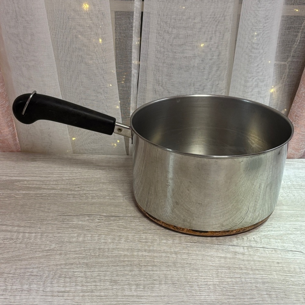 Revere Ware Stainless Steel with Copper Bottom Saucepan with Black Handle - Picture 3 of 6